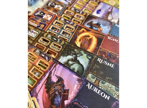 An Age Contrived Brettspill
