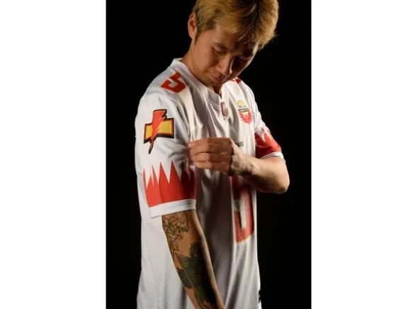 White Scars Sports Jersey - Large